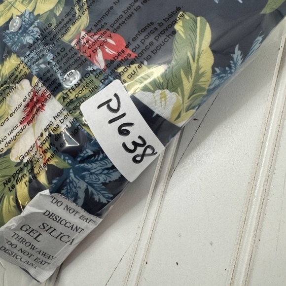 NWT Tunevuse Long Sleeve Button Front Hawaiian Shirt Regular Fit Medium - Picture 7 of 7